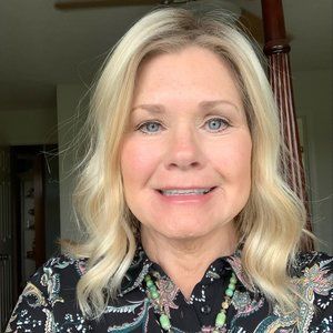 Meet your Posher, Deb